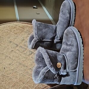UGG Bailey Button Gray Suede Sheepskin Lined Winter Boots Shoes